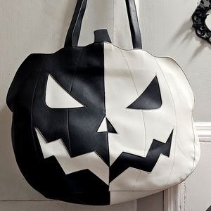 DOLLS KILL-TRICKZ N' TREATZ GRIN MEGA TOTE